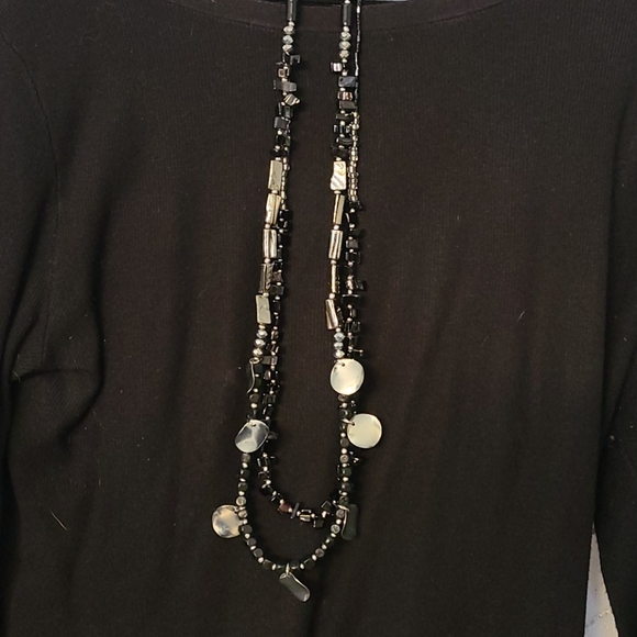 Beaded double strand necklace and bracelets - Picture 8 of 9